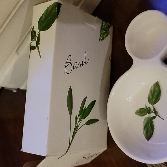 Olive Dish with Basil Pattern - Picture 3 of 3